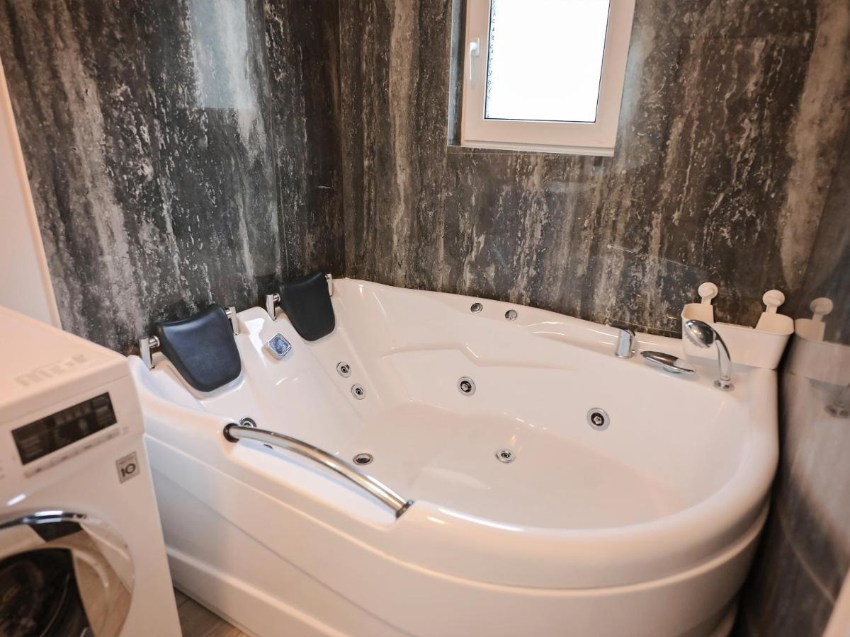Ase Premium House Villa Suceava Luaran gambar